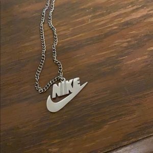 Nike Pendant w chain
